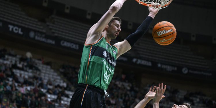 Ante Tomić i ekipa uspješno riješili prvi gostujući zadatak, kapetan kažnjavao zonu ‘domaćina’