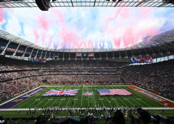 ‘Apsolutni S *** Show!’: Navijači NFL -a koji se kreću na Tottenham Hotspur stadion ostao je ogorčen nakon neuspjeha aplikacije stvara ogromne redove i kašnjenja