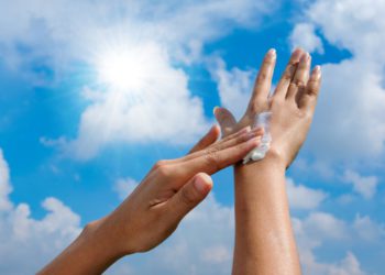 Australija izvuče desetke marki za sunčanje s polica dok se SPF skandal produbljuje