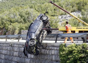 Automobilom sletjeli u more, poginule četiri osobe! ‘Izvučena su dva ženska i dva muška tijela’