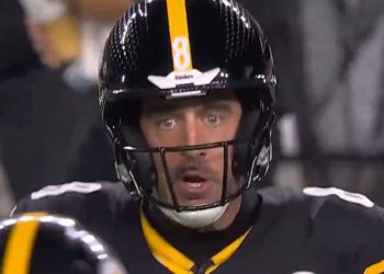 Bijesni Aaron Rodgers eksplodira na svog suigrača iz Steelersa zbog neuspjele igre protiv Bengalsa