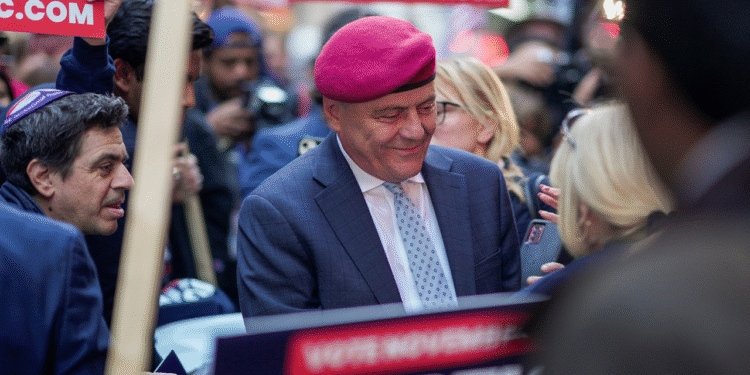 Bill Ackman tvrdi da Sliwa pomaže demokratskom socijalistu Mamdaniju da pobijedi u utrci za gradonačelnika NYC-a