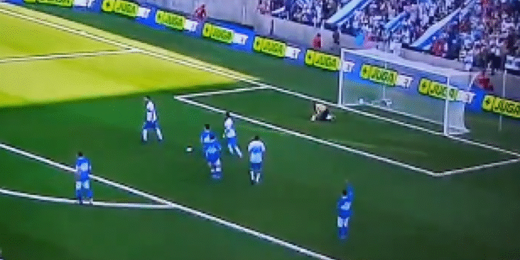 Bivši čileanski golman spasio se tijekom utakmice