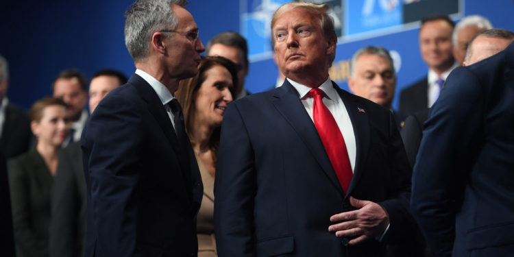 Bivši šef NATO -a tvrdi da je Trump prijetio da će nas izvući – RT World News