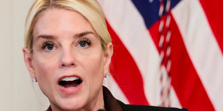 Bondi označava antifa ‘ne različita’ od bande MS-13 i govori Amerikancima da provjere s Maga Influencerima da poduzmu svoje tvrdnje