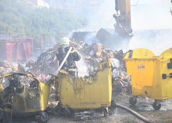 Buknuo požar kod Dubrovnika: Plamen gutao postrojenje ‘Čistoće’, izbjegnuta katastrofa