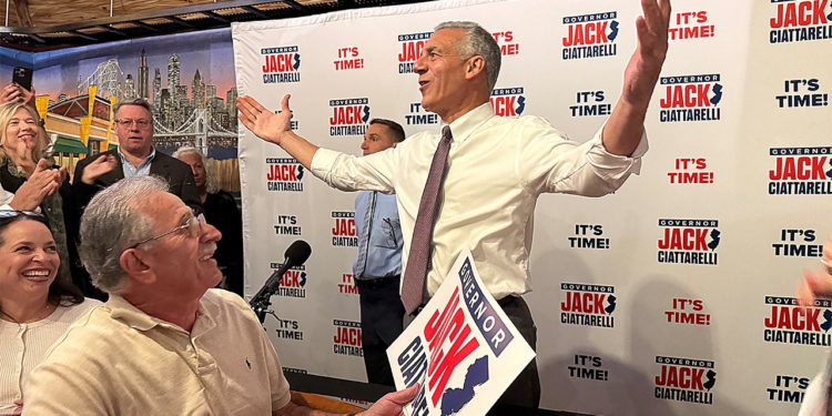 Ciattarelli smanjuje zaostatak za Sherrill u utrci za guvernera New Jerseyja