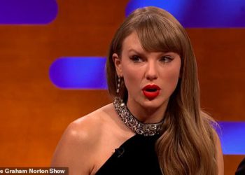 Član publike Graham Norton Show iznosi eksplozivne tvrdnje o ‘neugodnom’ trenutku izrezanog iz emitiranja koji je domaćin zatvorio neprimjereno pitanje Taylor Swift iz Jodie Turner-Smith