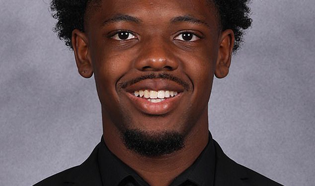 Clemsonov Bryant Wesco Jr. hitno je otišao u bolnicu nakon ‘ozbiljne’ ozljede vrata: ‘Molim se za njega’