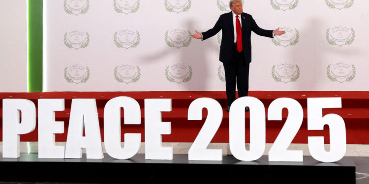 Clinton pozdravlja Trump za mirovni posao u Gazi – RT World News