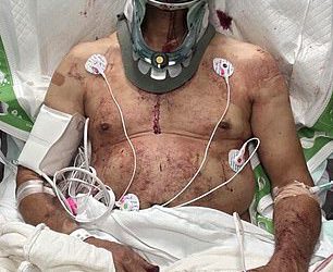 Čovjek koji je ubodio bivšu NFL zvijezdu Mark Sanchez tvrdi da mi je “vjera vodio ruke” dok govori na krvavoj svađi