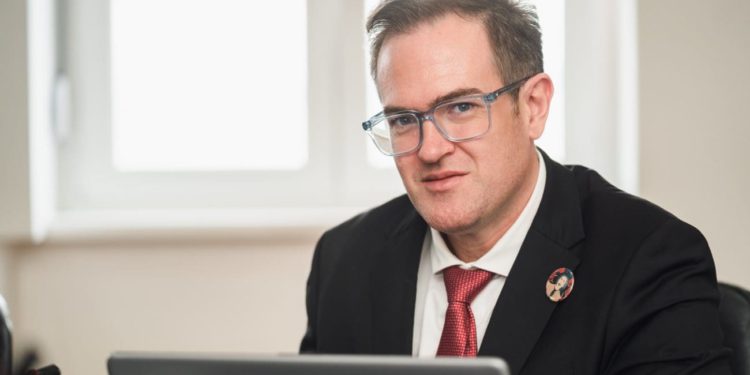 Damir Barbir tijekom rasprave o budućnosti hotela Zagreb: “HDZ niti jedan starački dom 30 godina nije napravio u Splitu”