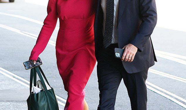 Danas Show Star Star -ov nespretan odgovor na Samantha Armytage Zamjena Sarah Abo na programu doručka, jer obje žene izbjegavaju jedna drugu na crvenom tepihu na devet unaprijed