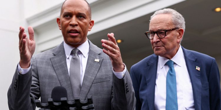 Demokrati se bore da pronađu kohezivnu strategiju razmjene poruka tijekom zatvaranja vlade