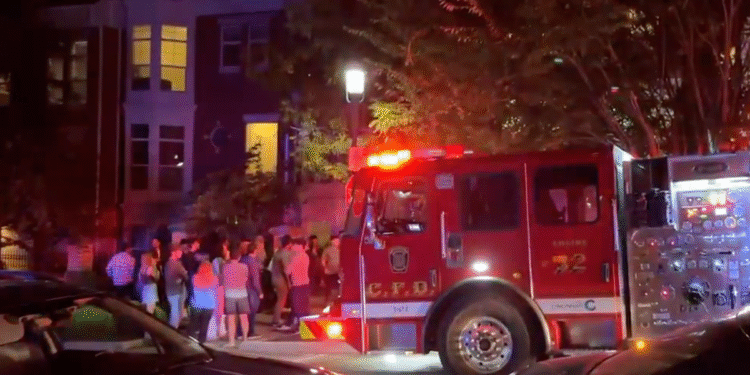 Desetero ozlijeđenih nakon što se urušio balkon u blizini Sveučilišta Cincinnati dok su studenti slavili kraj ispita