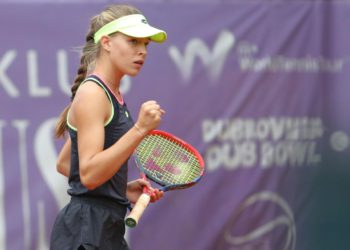 Dobar dan za dubrovački tenis na Šubićevcu. Ana Petković na terenu do Ane Konjuh. I mlađa je slavila