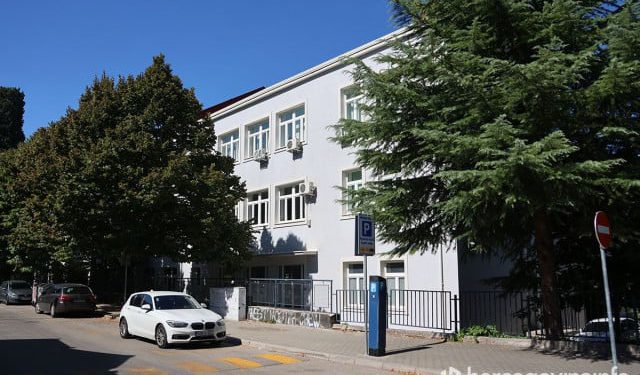 Dogovor postignut: Učenici A. B. Šimić iz Mostara se vraćaju u klupe