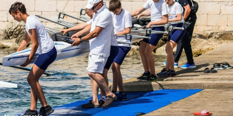Dok je većina njihovih vršnjaka spavala, oni su već bili na putu. Mladi ‘krkaši’ veslali na Neretvi