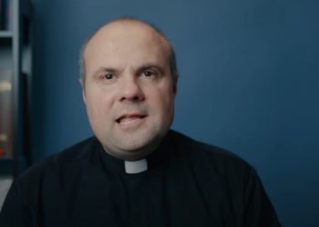 Don Damir Stojić stože u Split govoriti o woke ideologiji, najavljuju se savjeti “kako se zaštiti od pritisaka ideoloških trendova”