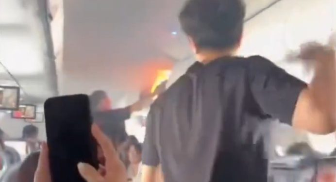 Drama na letu, u zrakoplovu izbio požar, putnici vrištali: Nećete vjerovati što je uzrok