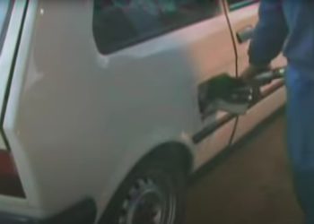 Drama u Srbiji: Benzin u plastičnim bocama na ulicama, hoće li se ponoviti najgore?