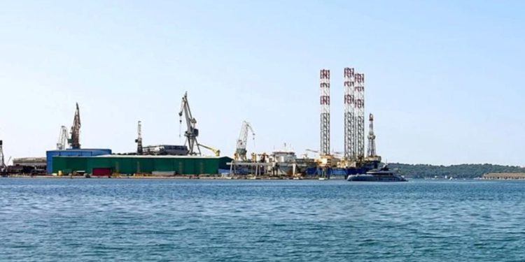 Društvo Uljanik Brodogradnja 1856. nije postalo tvornica oružja