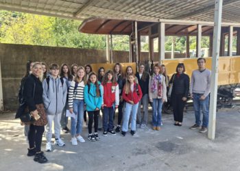 Dubrovački učenici s mentoricama predstavljaju slikovnicu Travanj u Gradu; povod je lijepi projekt, ali i Dan učitelja