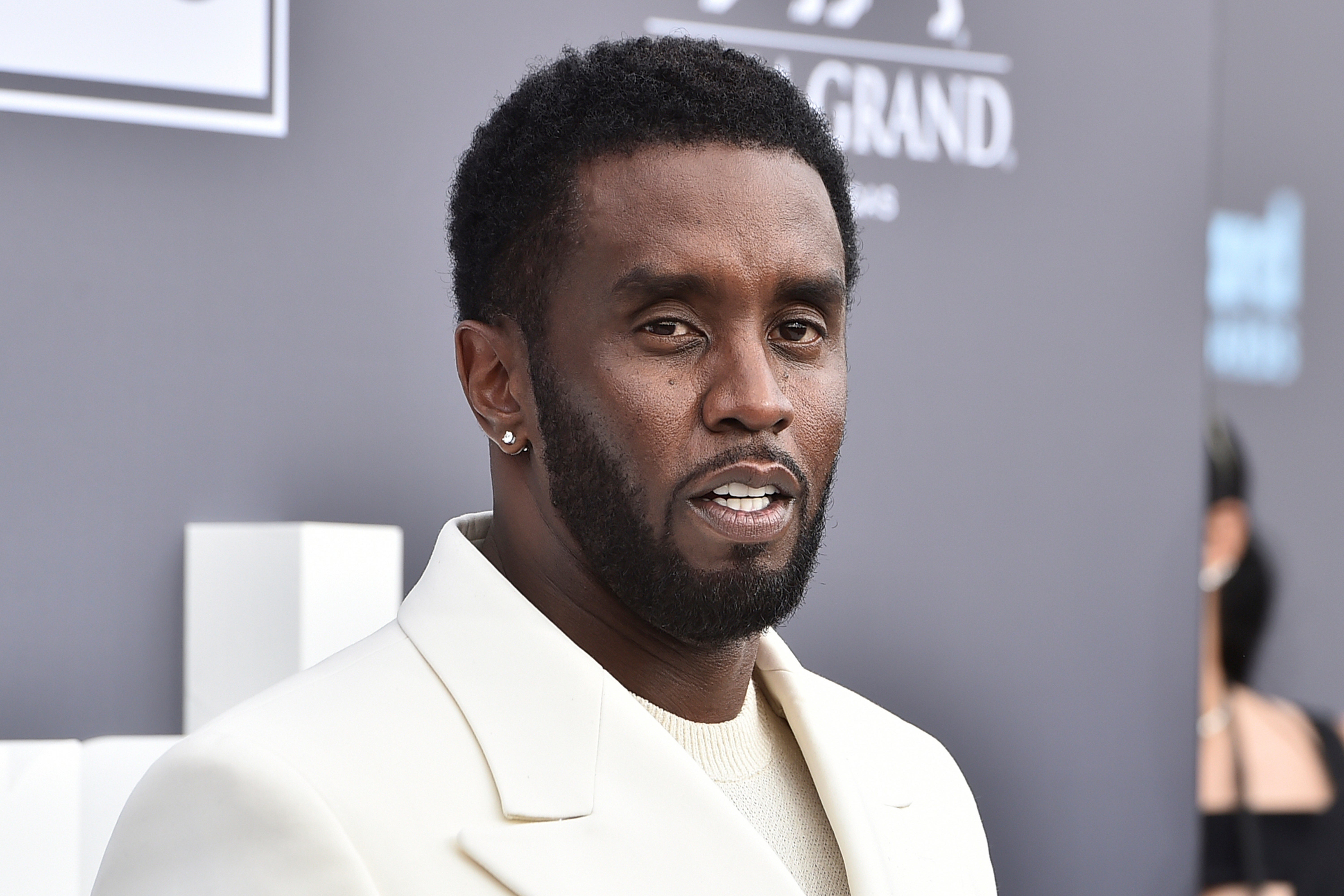 Sramotni glazbeni mogul Sean 'Diddy' Combs naučit će svoju sudbinu u petak prilikom izricanja kazne, gdje se suočava s do 20 godina iza rešetaka zbog optužbi vezanih uz prostituciju