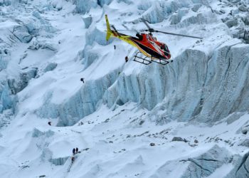 Everest Rescue u tijeku nakon što je oluja zarobila stotine u Tibet kampovima
