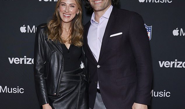 Ex-College košarkaška zvijezda Dan Dakich Sparks Rasism Storm s komentarima na Mark Sanchez ubod