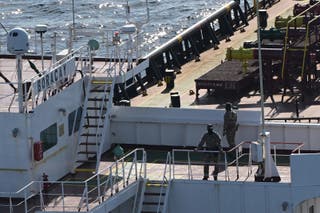 Francuski vojnici na brodu tanker iz ruskog takozvanog 'sjene flote' za koje se sumnja da su sudjelovali u letovima bespilotnih letjelica nad Danskom