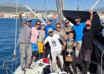 FOTO I VIDEO Spektakl u splitskom kanalu: “Fatamorgana” slavila na 94. Mrdujskoj regati!