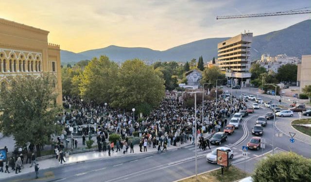 FOTO/VIDEO Mostar se oprostio od Halida Bešlića