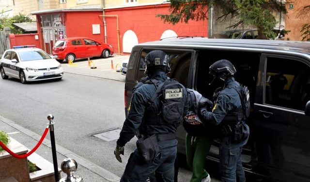 FUP vrši pretrese zbog iznude, uhićene četiri osobe