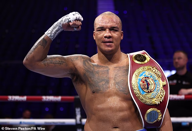 Fabio Wardley ZAUSTAVLJA Josepha Parkera kako bi organizirao neosporan okršaj za naslov s Oleksandrom Usykom