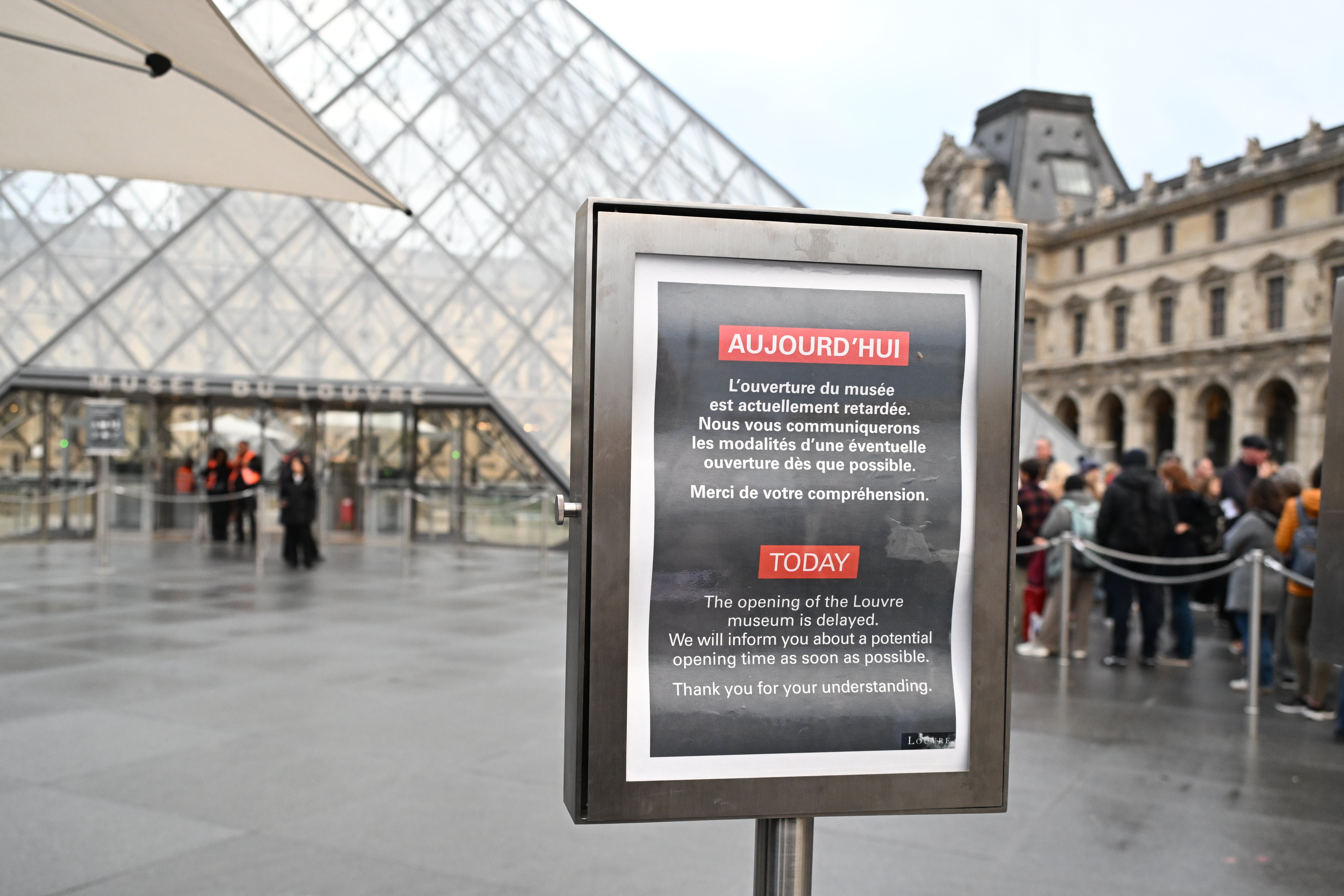 Louvre je neko vrijeme bio zatvoren nakon krađe
