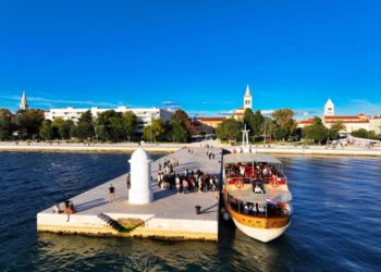 GENIJALNA IDEJA – UNIZD Cruise: Zadarsko Sveučilište nove studente dočekalo plovidbom zadarskim akvatorijem