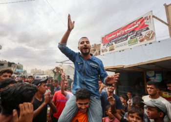 Gaza Posljednje: Izrael najavljuje kada će Hamas prekid vatre stupiti na snagu nakon što je Trumpov mirovni sporazum potpisao