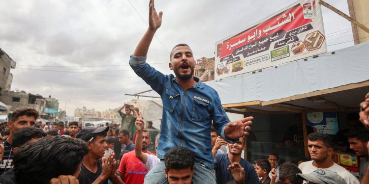 Gaza Posljednje: Izrael najavljuje kada će Hamas prekid vatre stupiti na snagu nakon što je Trumpov mirovni sporazum potpisao