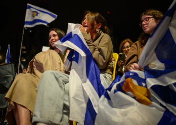 Gaza prestanka vatre uživo: Taoci koji će biti pušteni dok Trump leti u Izrael rekavši “Rat je gotov”