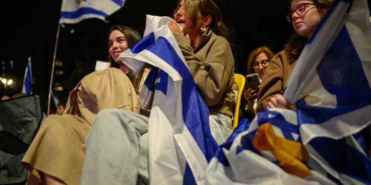 Gaza prestanka vatre uživo: Taoci koji će biti pušteni dok Trump leti u Izrael rekavši “Rat je gotov”