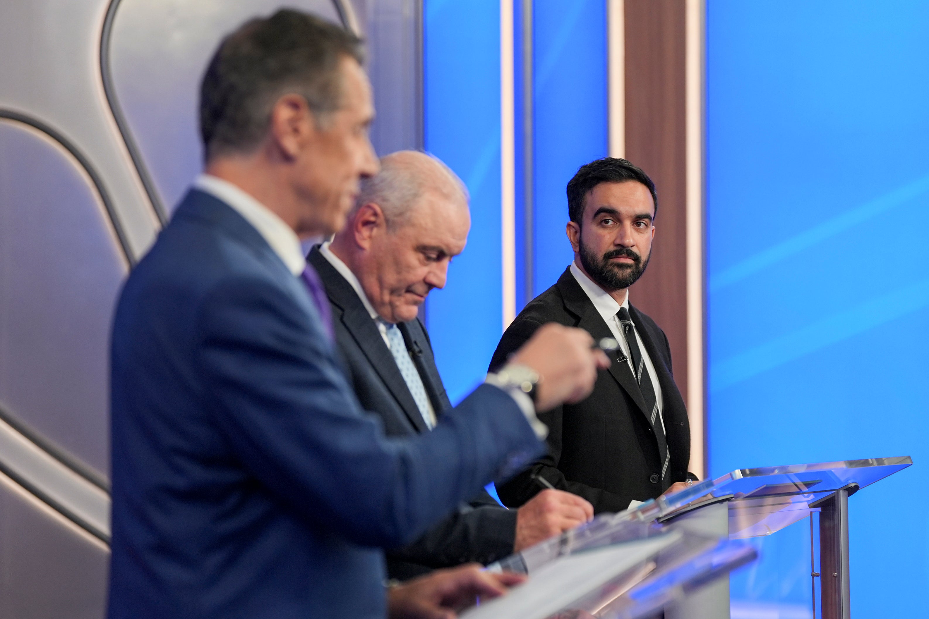 Cuomo uzima Mamdanija na zub tijekom rasprave u četvrtak dok Sliwa gleda