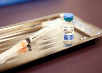 Glumački direktor CDC -a želi razbiti MMR cjepivo na tri hitaca – unatoč tome što nijedna znanost podržala ideju