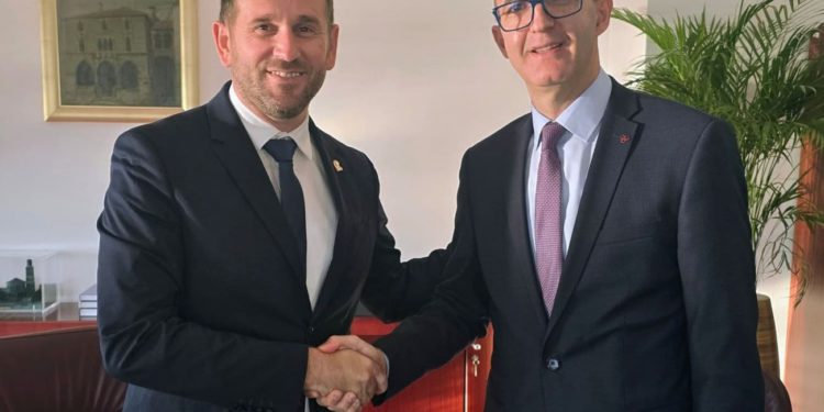 Grad Split donirao 80.000 eura KBC-u Split za opremanje Klinike za psihijatriju