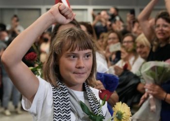 Greta Thunberg razveselila je gužvu u Ateni nakon što je Izrael Expels aktivisti flotile