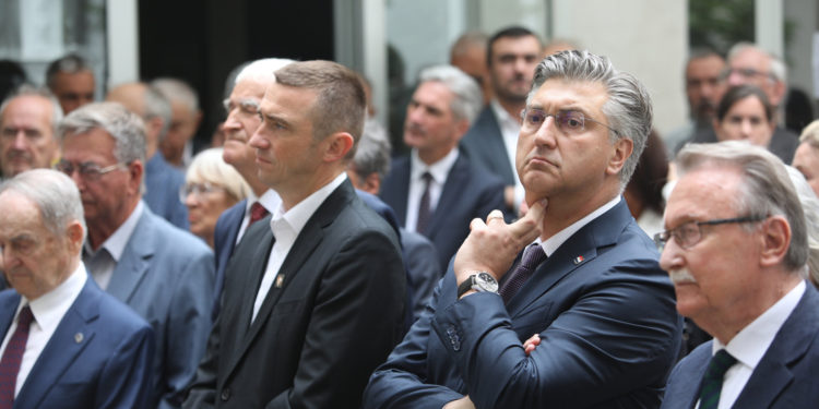 HDZ i dalje ima najveću podršku, no jedan podatak uznemirit će Plenkovića