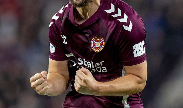 Halkett Heroj na oba kraja terena u Derby Triumph -u koji će razgovoriti naslov za srce