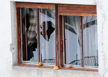 Horor kod Daruvara: Htio ubiti ženu i dijete pa se zabarikadirao, policija zatekla užasnu scenu
