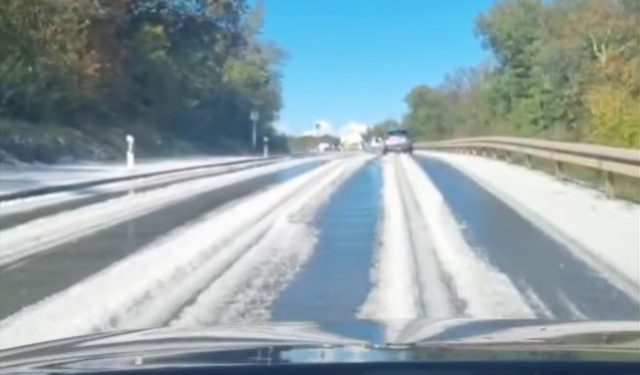 Hrvati u nevjerici gledaju prizore s Jadrana: Ceste su bijele, promet u zastoju