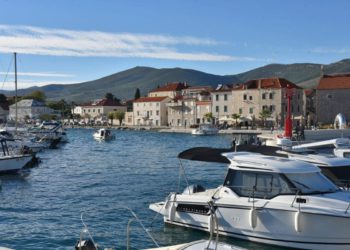 Humanitarni lignjolov u Kaštelima